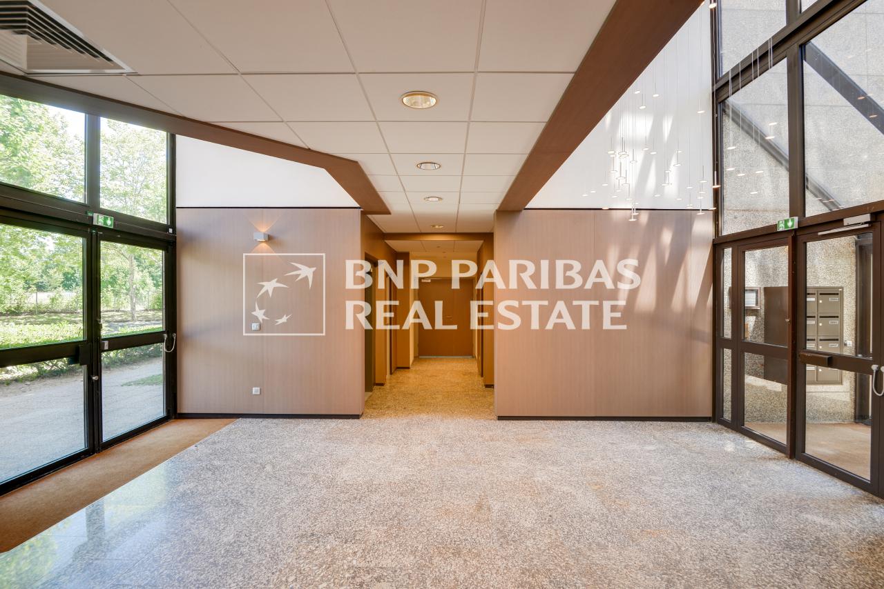 Location Bureau Montigny-le-Bretonneux Yvelines OLBUR2418883 1