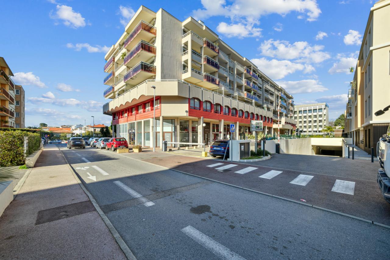 Vente Bureau Saint-Laurent-du-Var Alpes-Maritimes OVBUR2530202 1