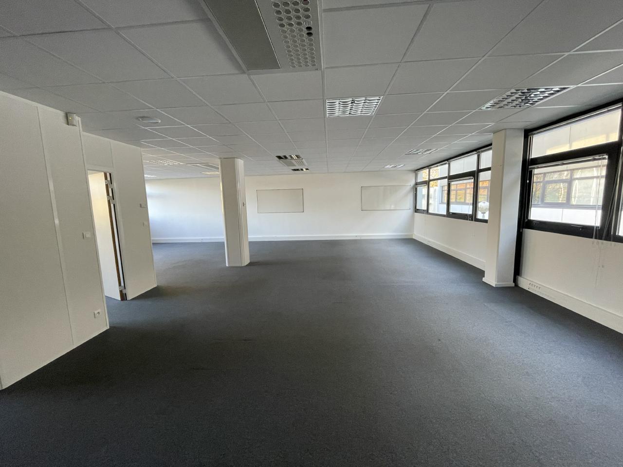 Location Bureau Vern-sur-Seiche Ille-et-Vilaine OLBUR2113353 1