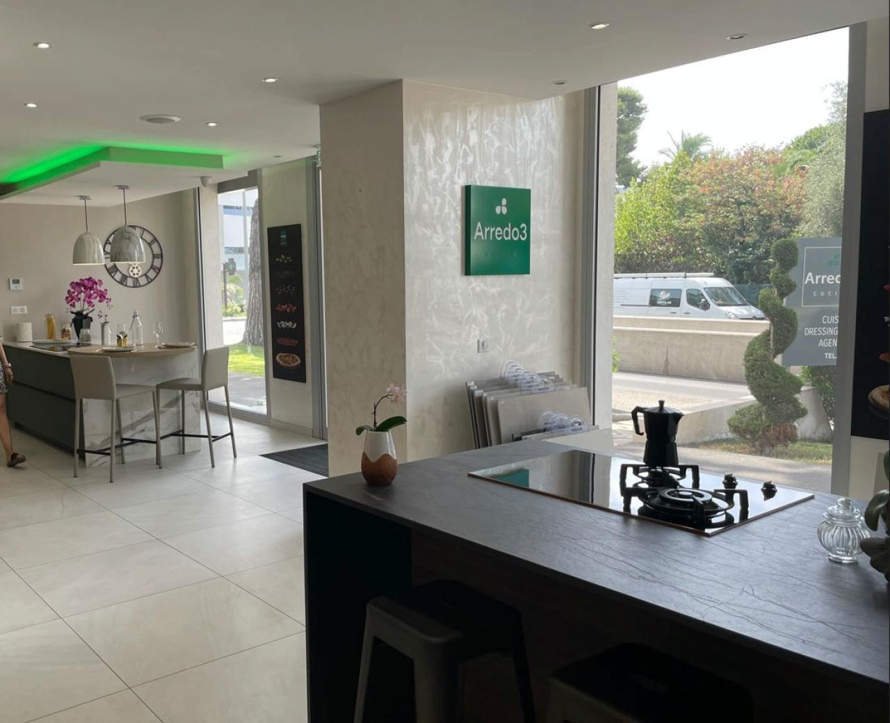 Location Commerce Saint-Laurent-du-Var Alpes-Maritimes OLCOM2531728 1