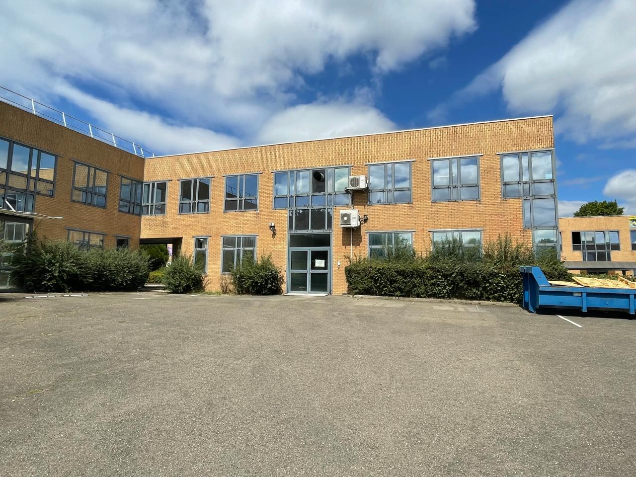 Vente Local d'activité Montigny-le-Bretonneux Yvelines OVACT2424834 1