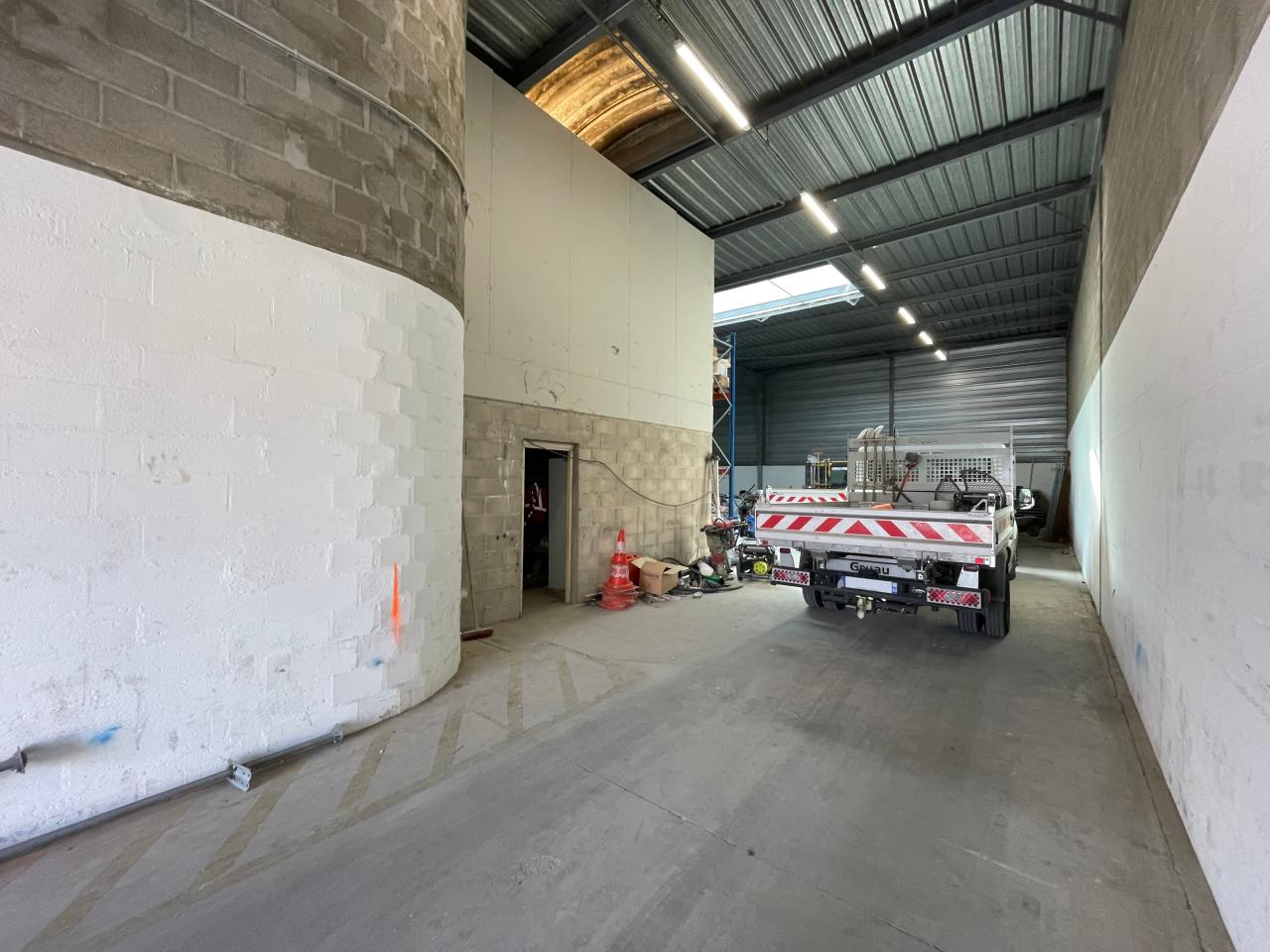 Location Local d'activité Villeneuve-Saint-Georges Val-de-Marne OLACT2530991 1