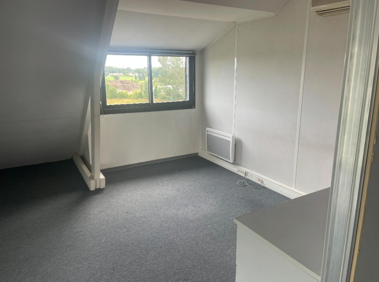 Location Bureau Montgermont Ille-et-Vilaine OLBUR2202833 1