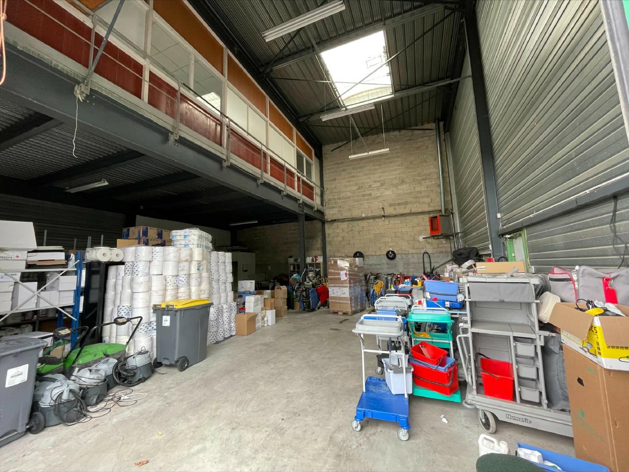 Location Local d'activité Élancourt Yvelines OLACT2421739 1