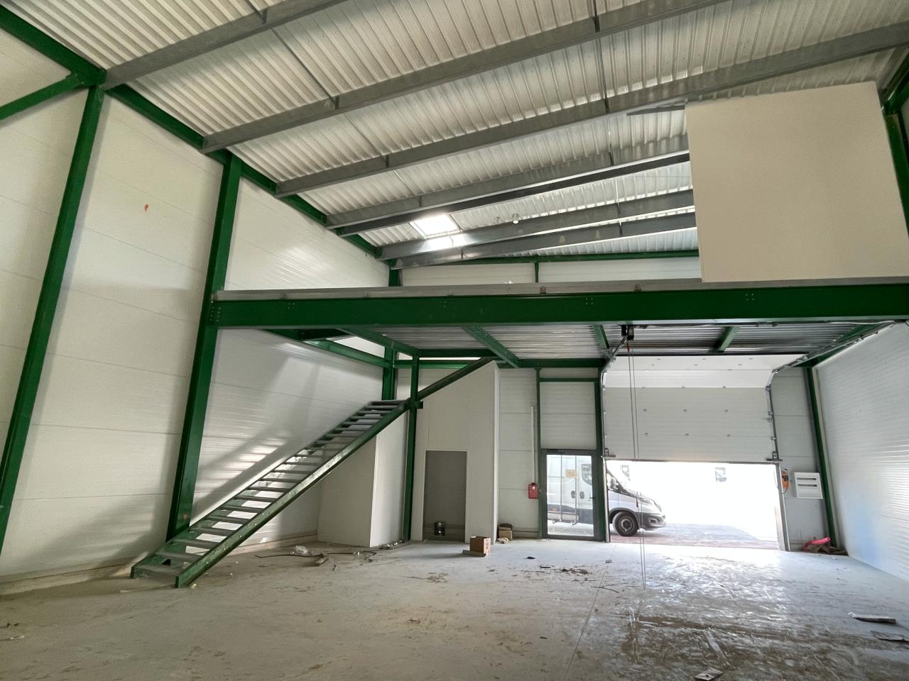 Location Local d'activité Bernes-sur-Oise Val-d'Oise OLACT2316777 1